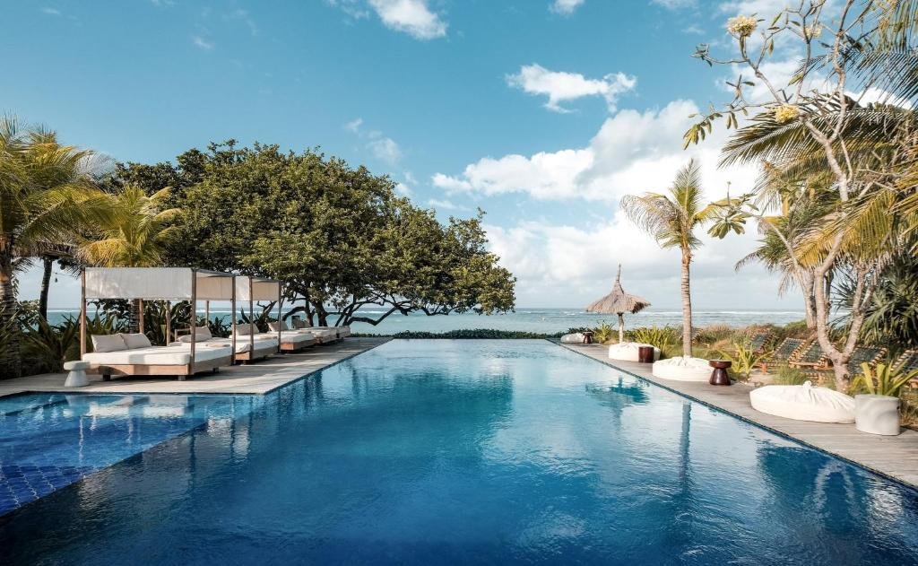 Selong Belanak Beach Hotel