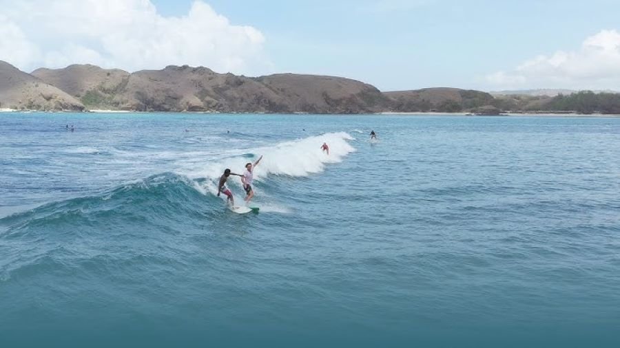 Tanjung Aan Lombok surf