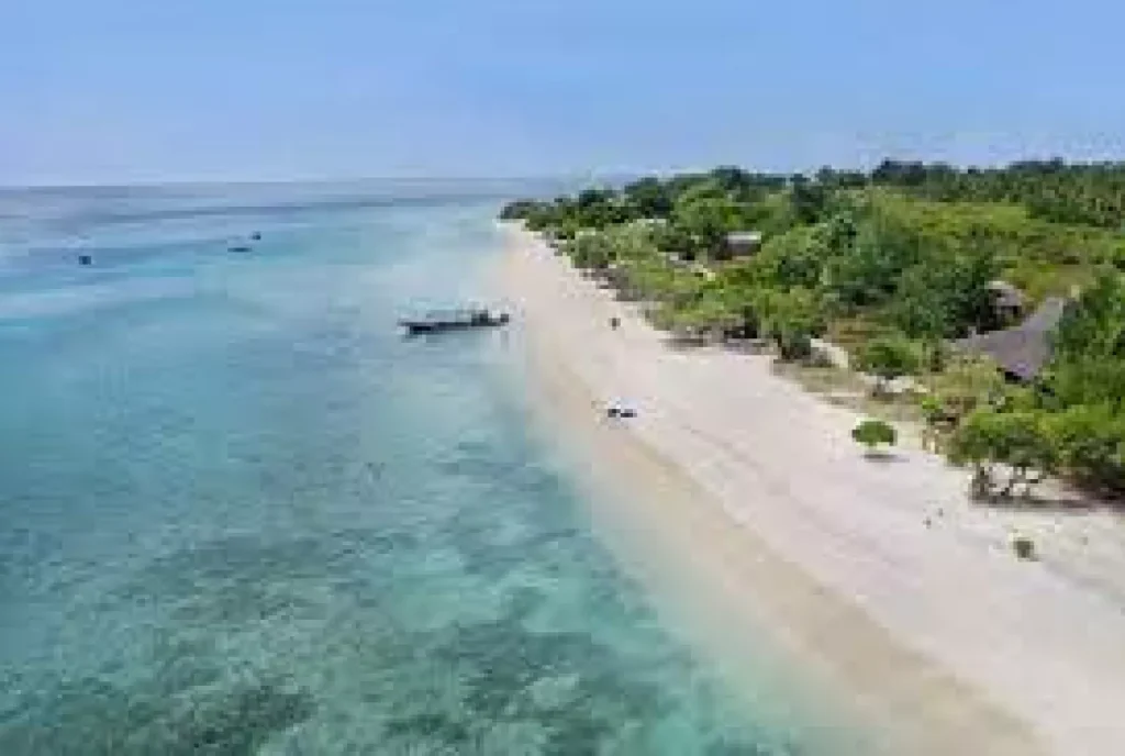 Gili Meno November