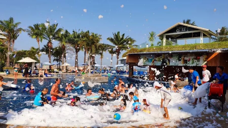 Gili Trawangan foam party