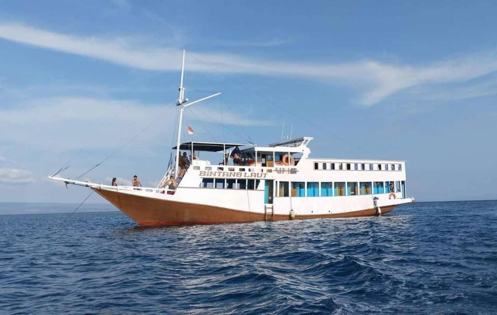 Lombok Ferry to Komodo