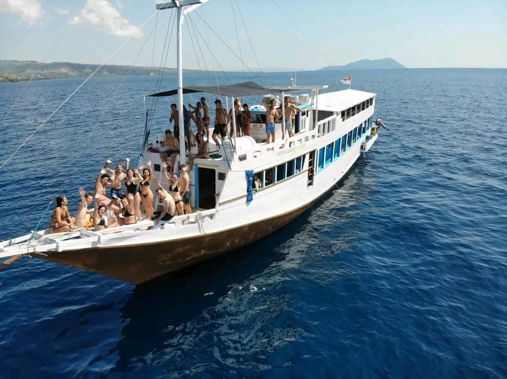 Lombok Ferry to Komodo