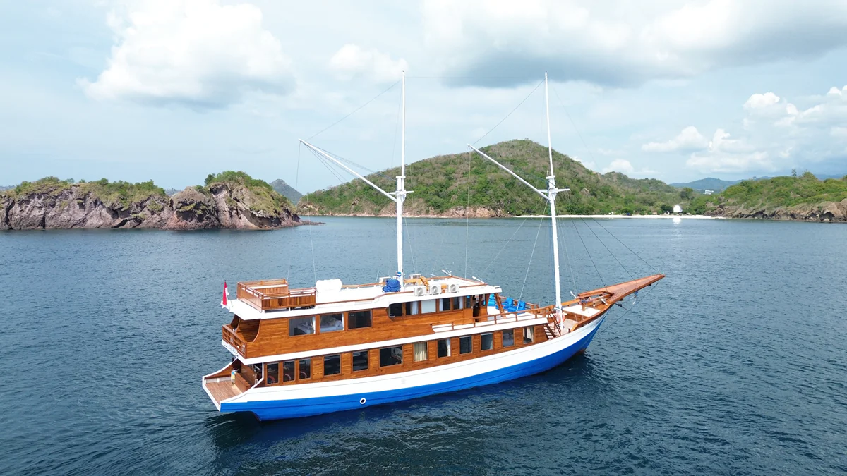 Lombok Ferry to Komodo